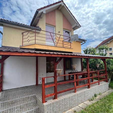 Casa Lv Villa Sura Mica Bagian luar foto