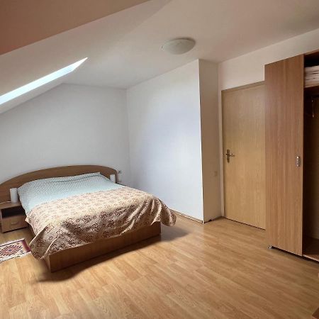 Casa Lv Villa Sura Mica Bagian luar foto