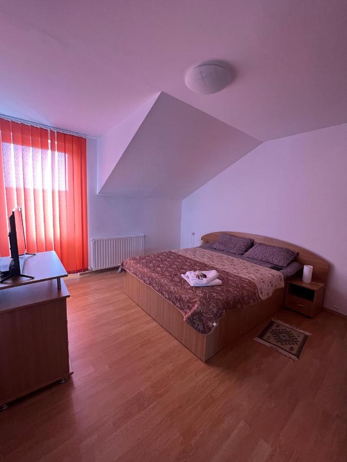 Casa Lv Villa Sura Mica Bagian luar foto