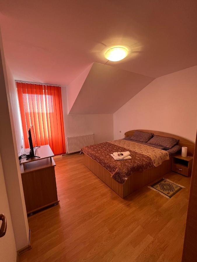 Casa Lv Villa Sura Mica Bagian luar foto