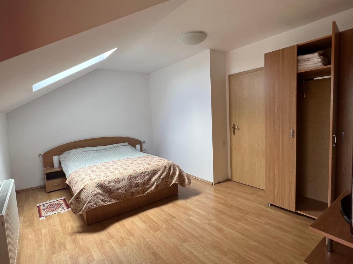 Casa Lv Villa Sura Mica Bagian luar foto