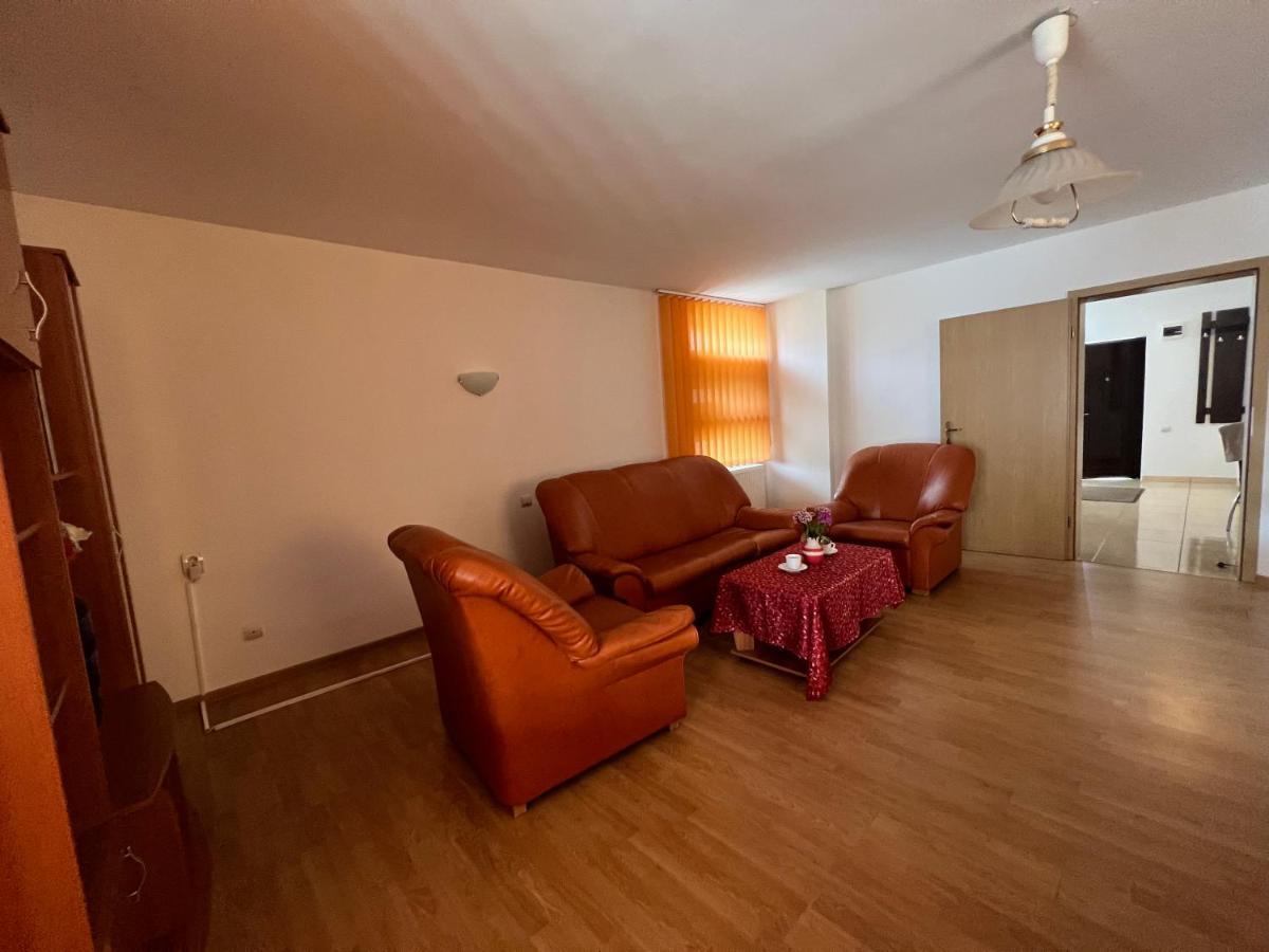 Casa Lv Villa Sura Mica Bagian luar foto