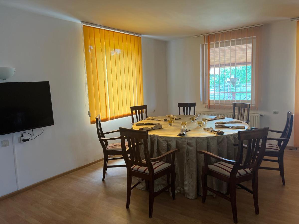 Casa Lv Villa Sura Mica Bagian luar foto